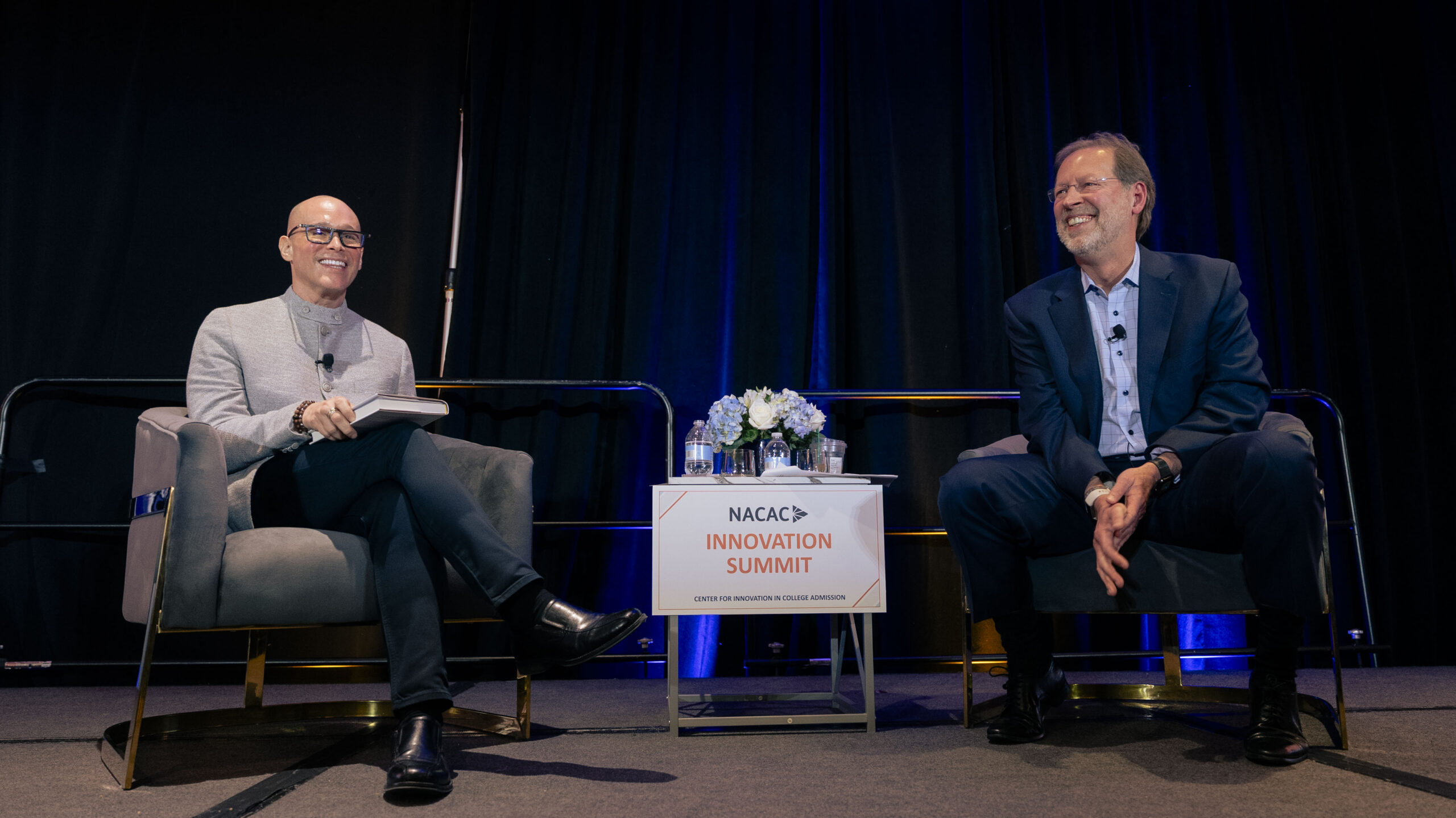 Angel B. Pérez and Dan Porterfield, president and CEO of the Aspen Institute, discussing how to create systems-level change